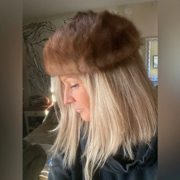 vintage Genuine Fur hat so chic and fun - Picture 7 of 12